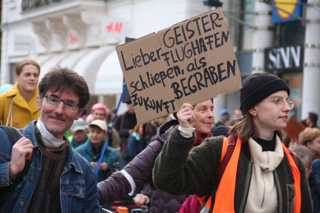 Demo: Steuerverschwendung beenden, Kitas & Klimaschutz&nbsp;stärken!